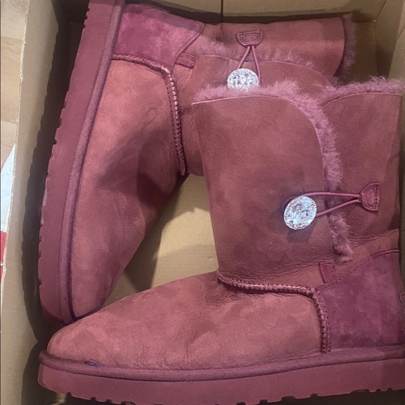 🆕 UGG BAILEY BUTTON BLING PORT BOOTS. Size 10. NIB - Picture 2 of 11